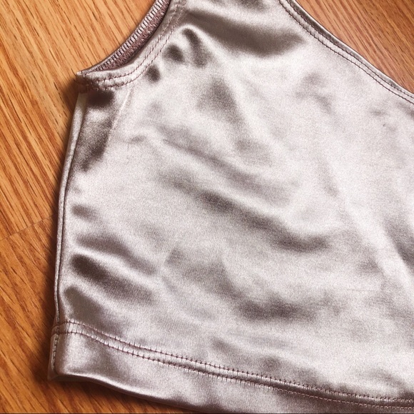 One-shoulder Crop Top - Picture 2 of 3